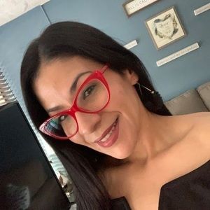 Meet your Posher, Frances